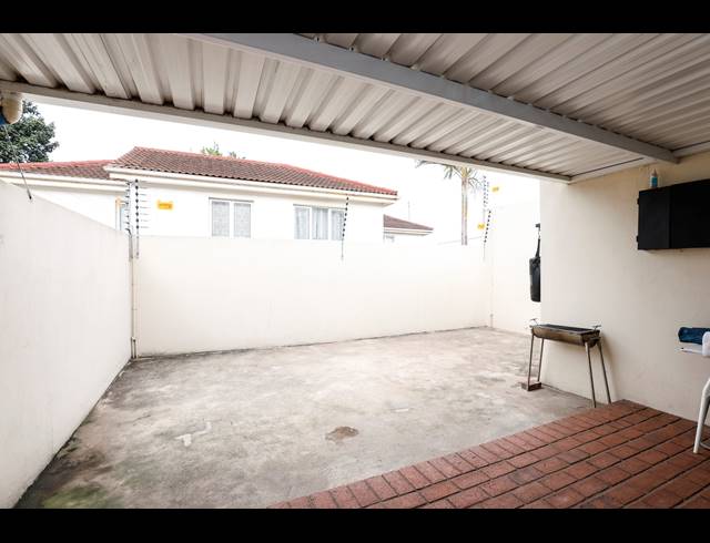 3 BEDROOM TOWNHOUSE FOR SALE IN GLENWOOD